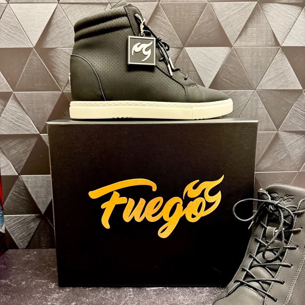 Fuego Dance Hidden Wedge Sneaker - Picture 7 of 14